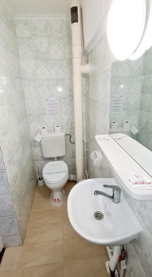 Hotel Victoria Iasi Bagian luar foto