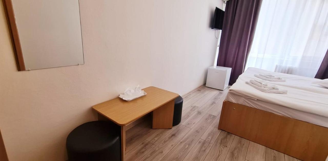 Hotel Victoria Iasi Bagian luar foto