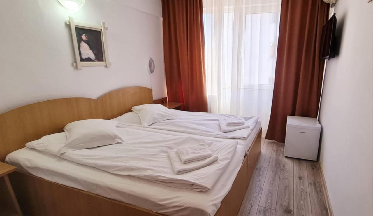 Hotel Victoria Iasi Bagian luar foto