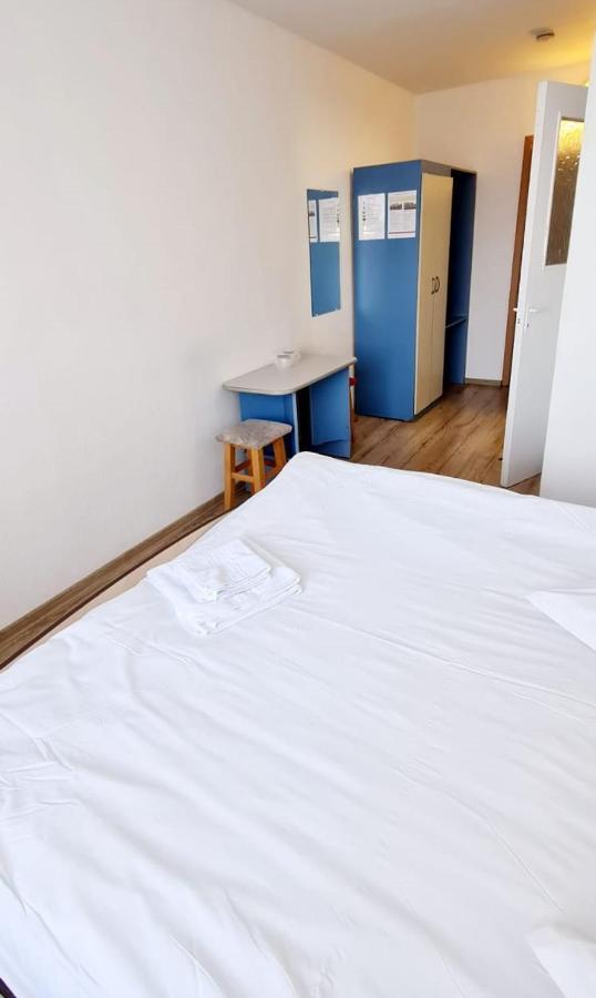 Hotel Victoria Iasi Bagian luar foto