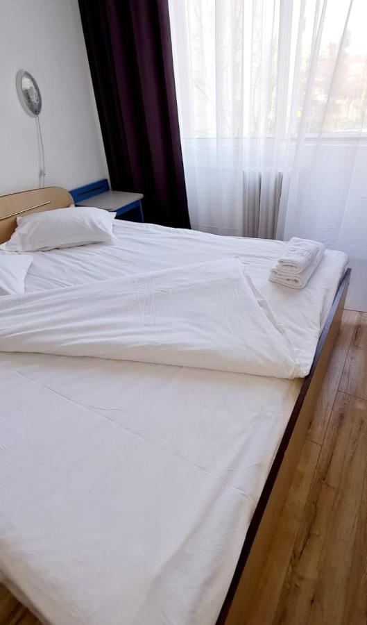Hotel Victoria Iasi Bagian luar foto