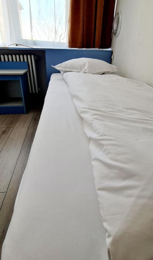 Hotel Victoria Iasi Bagian luar foto
