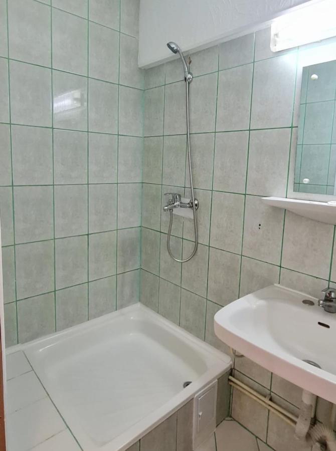Hotel Victoria Iasi Bagian luar foto