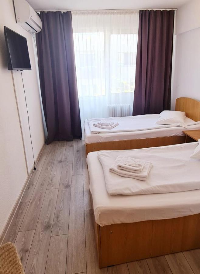 Hotel Victoria Iasi Bagian luar foto