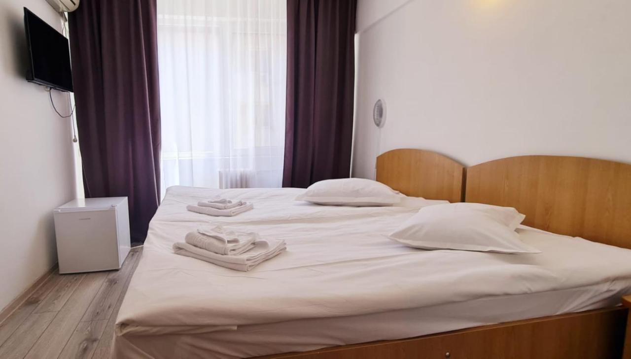 Hotel Victoria Iasi Bagian luar foto